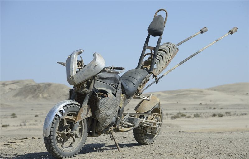 Постапокалиптические мотоциклы из фильма &quot;Безумный Макс&quot;