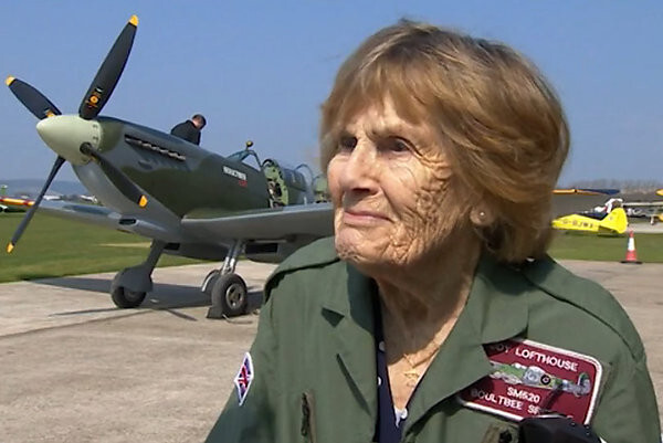 Ветеран Второй мировой войны вновь совершила полет на истребителе