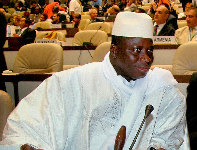 Президент Гамбии &quot;лично перережет глотки всем геям в стране&quot;