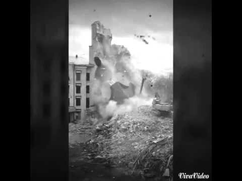 Падение башни дома