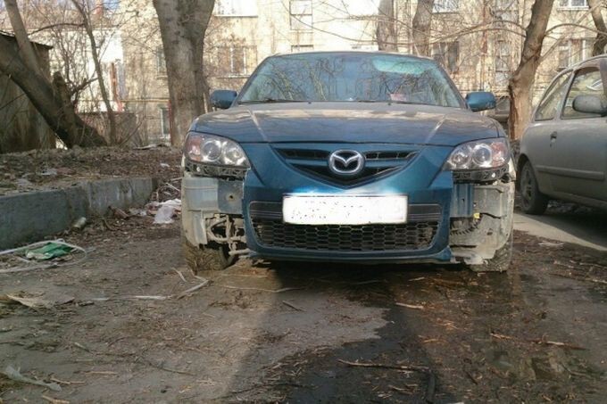 В Екатеринбурге с корнем выдирают из автомобилей &quot;противотуманки&quot;