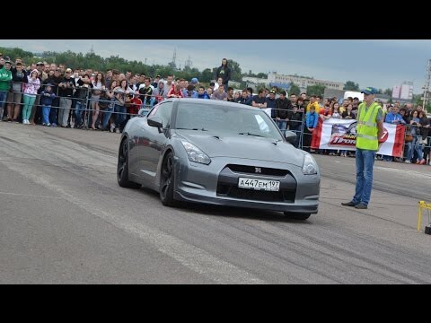 Nissan GTR R35 vs Subaru Impreza - Golf GTI 