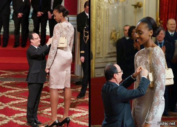 Президент Франсуа Олланд, награждает баскетболистку Сандрин Груду