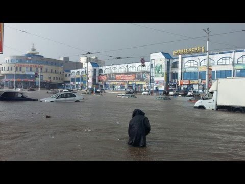 Курск ушел под воду после сильного ливня