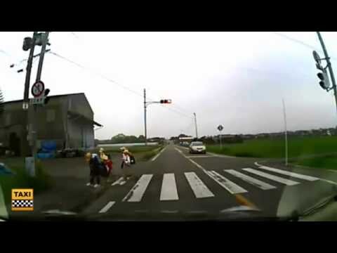 Японское уважение на дороге 