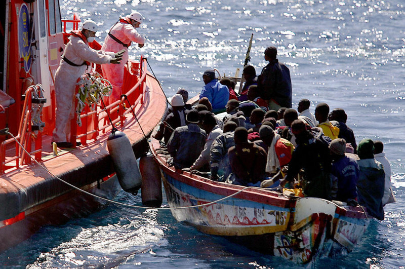 За шесть месяцев Средиземное море пересекло 137 тыс. мигрантов