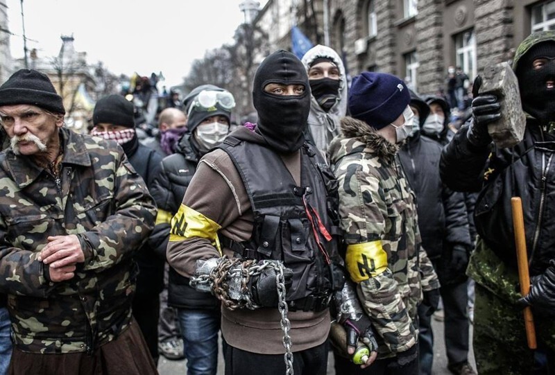 Митинг в центре Киева &quot;Правый сектор&quot; требует отмены минских соглашени
