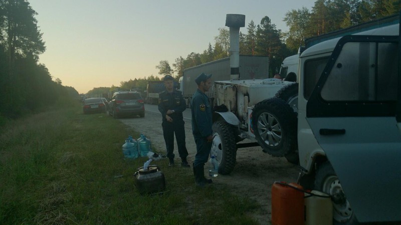 Обрушилась дорога тысячи автомобилей застряли в огромной пробке