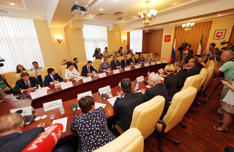 Евродепутаты поражены Крымом и негодуют от санкций
