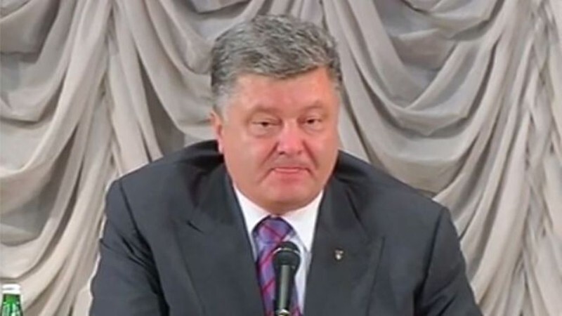 Украинские журналисты перепутали, куда приехал пьяный Порошенко