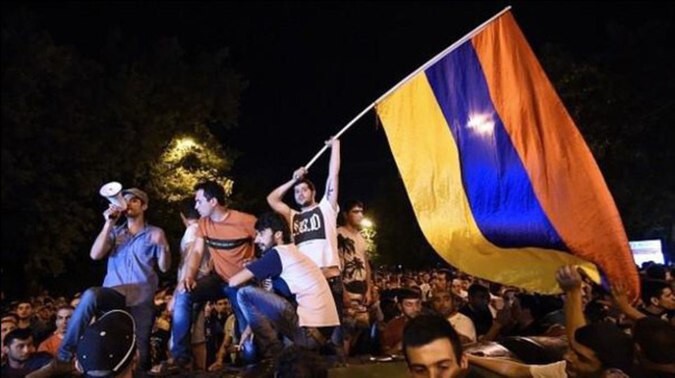 В США недовольны свертыванием революции в Армении