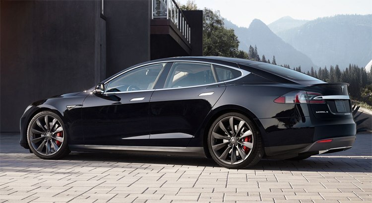 Новый рекорд Tesla Model S: 728 км без подзарядки
