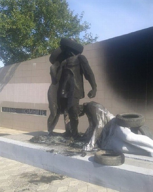 В Запорожье вандалы осквернили памятник жертвам фашизма