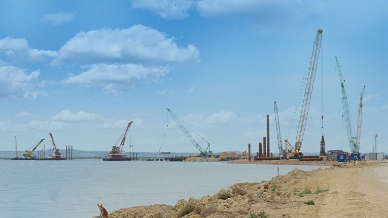 Стройка Керченского моста началась с рабочих мостовых переходов