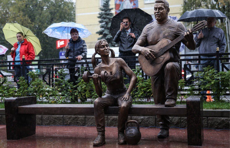 Памятник Любе открыли в Люберцах