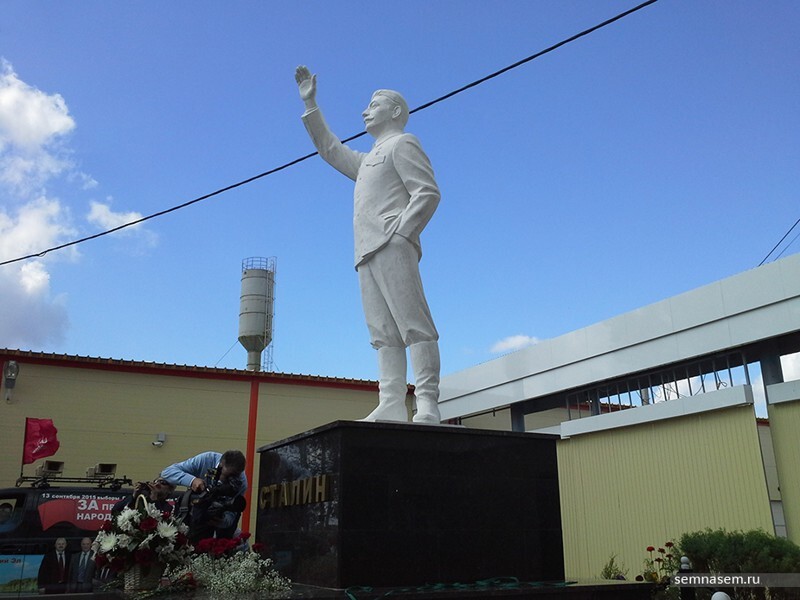 В поселке Шелангер Республики Марий Эл открыли памятник Сталину