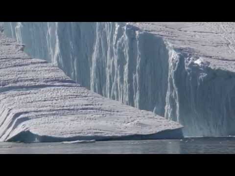 Раскол огромного айсберга, как это выглядит вблизи