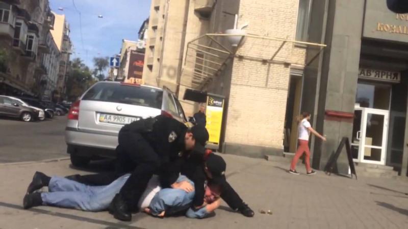 Киевская полиция против таксиста