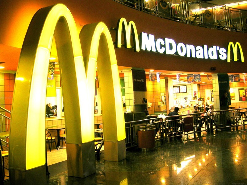 Макдоналдс заплатит 320 тысяч штрафа за пролитый на ребенка кофе