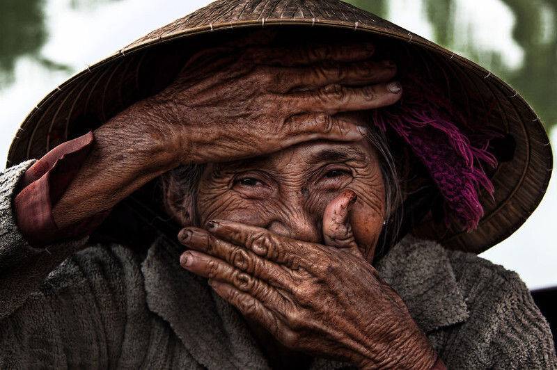 Фотограф Реанн и его 75-летняя модель из Вьетнама: история успеха