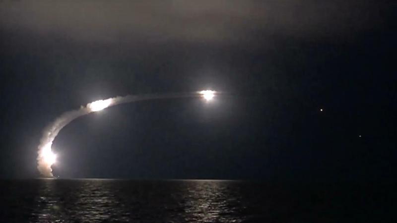 Минобороны опубликовало видео с атакой позиций ИГ в Сирии с кораблей