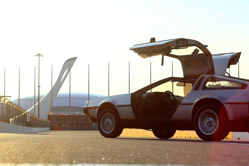 DeLorean прокатился по трассе в Сочи