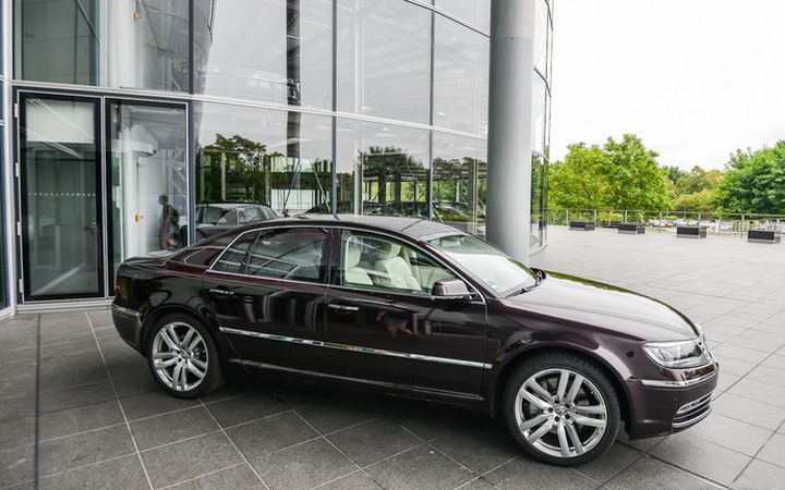 Сборка VW Phaeton и Bentley Continental Flying Spur в Дрездене