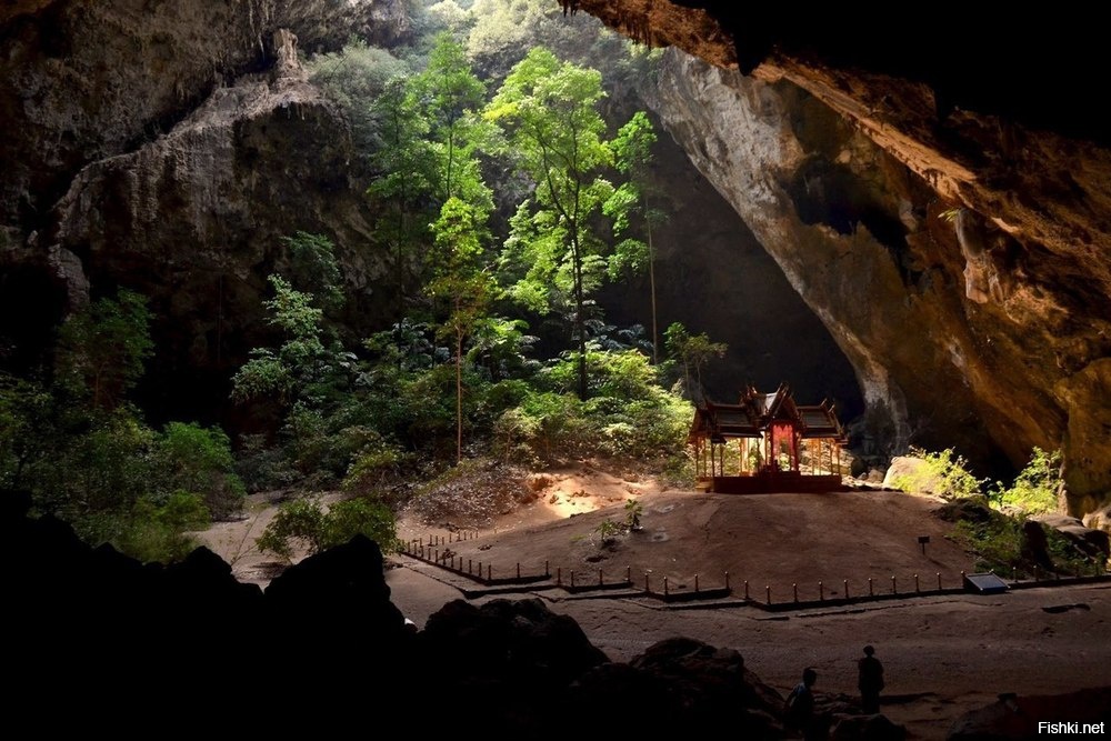 Пещера Пхрайя Накхон (Praya Nakhon Cave) в Таиланде