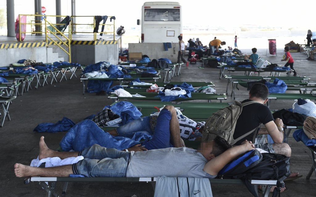 Как зарабатывают на миграционном кризисе в Европе