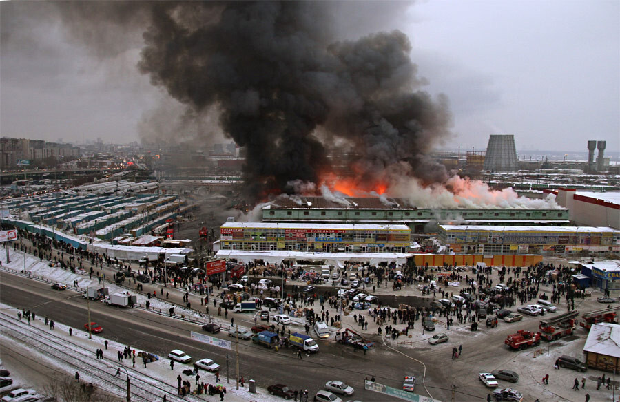 Пожар на рынке Екатеринбурга 