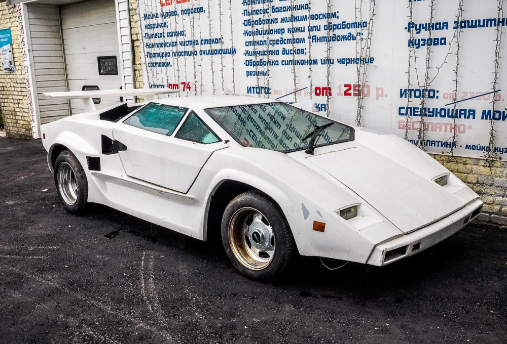 Заброшенная реплика Lamborghini Countach