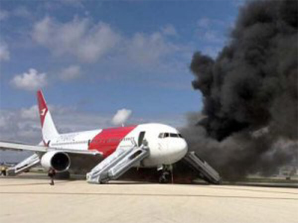 Во Флориде, перед самым вылетом загорелся самолет, пострадало около 21 пассажира 