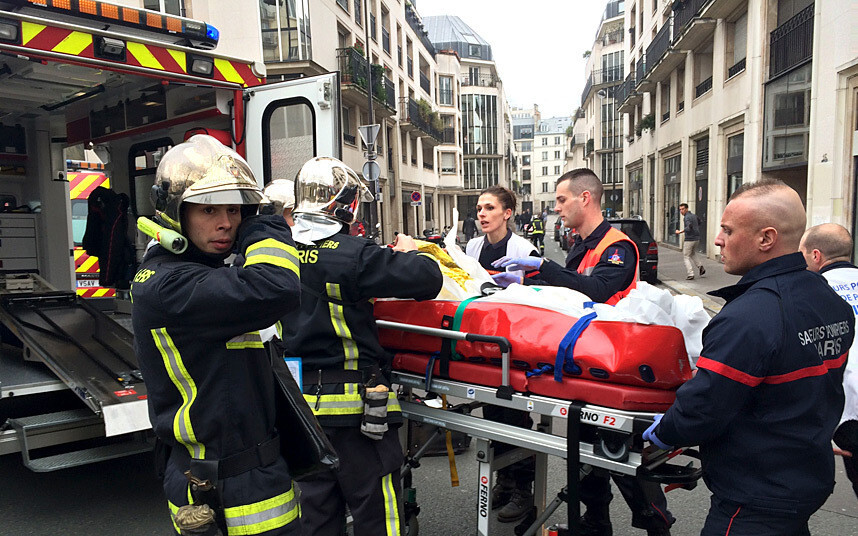 Теракт в Париже. Картинки на злобу дня