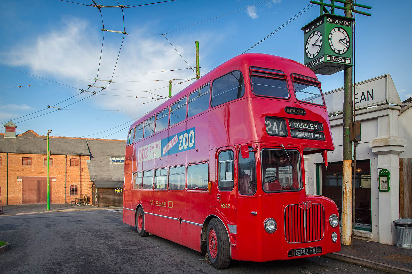 Routemaster- красный лондонский автобус