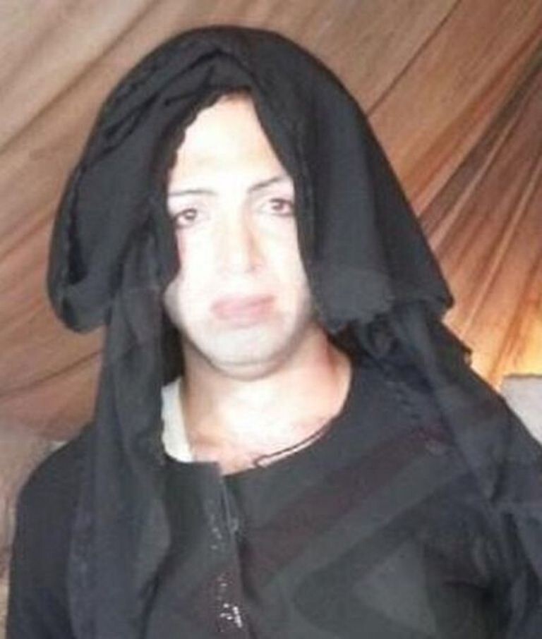 Боевики ИГИЛ вновь надели женские платья
