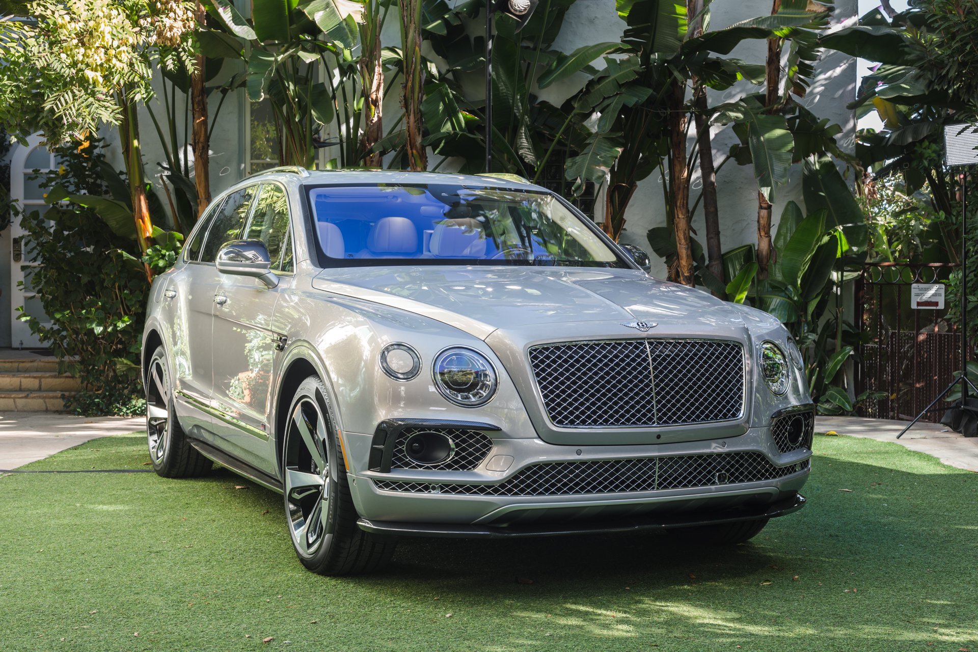 Bentley Bentayga обзавелся спецверсией First Edition