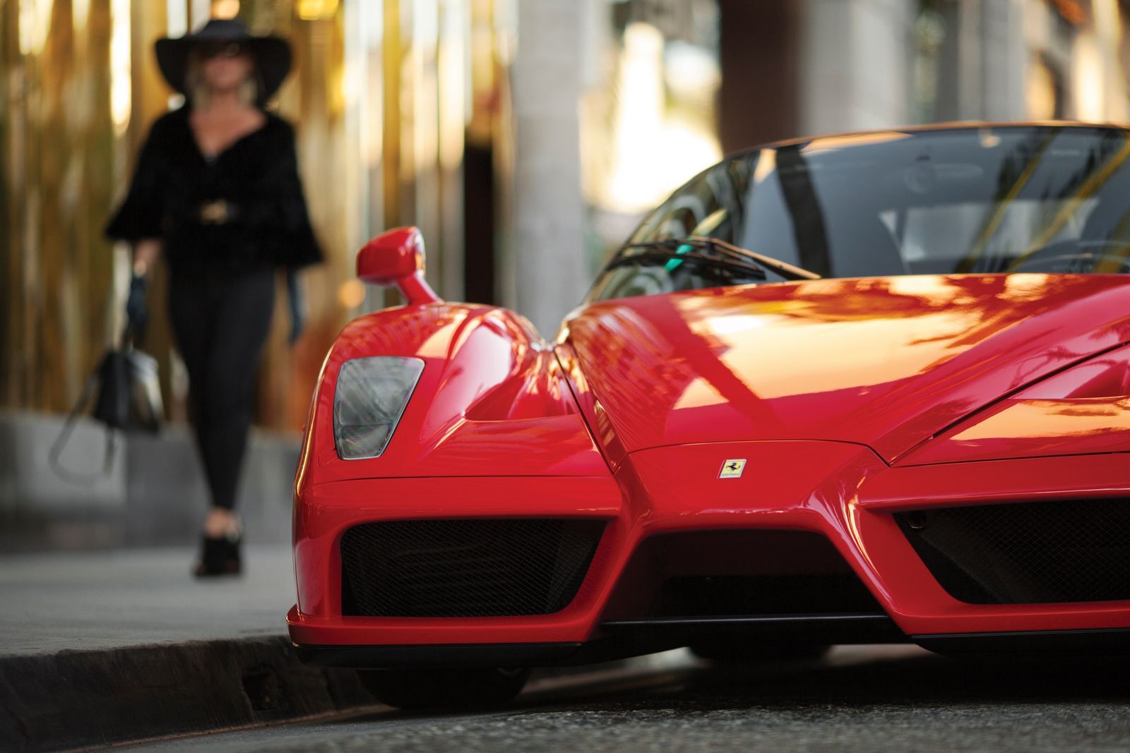 Флойд Мейвезер решил продать свой Ferrari Enzo 