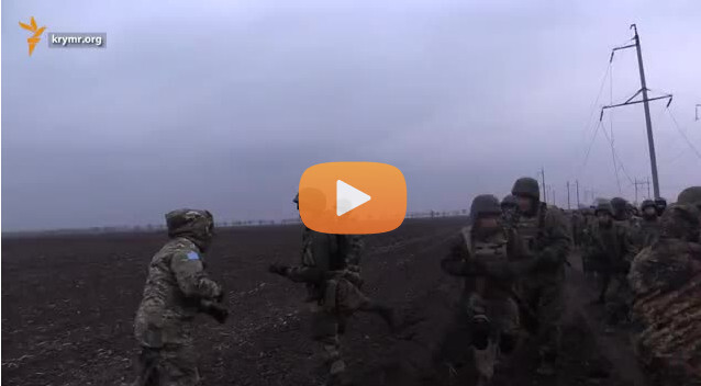 Массовая драка между радикалами и украинским спецназом на границе с Крымом 
