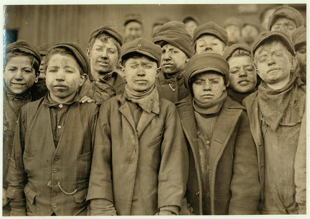 25 честных фотографий использования детского труда в США начала ХХ века