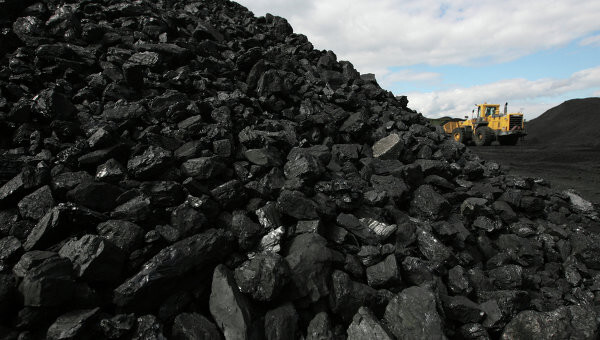 Яценюк: Украине не хватит запаса угля на зиму, нужны чрезвычайные меры