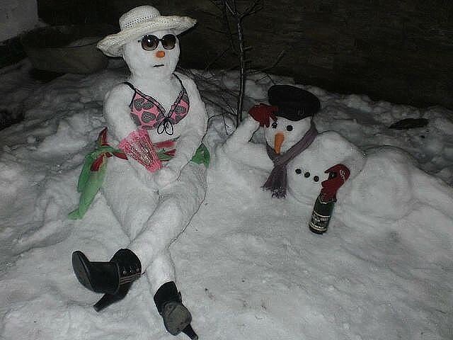 Снеговики в наших дворах!