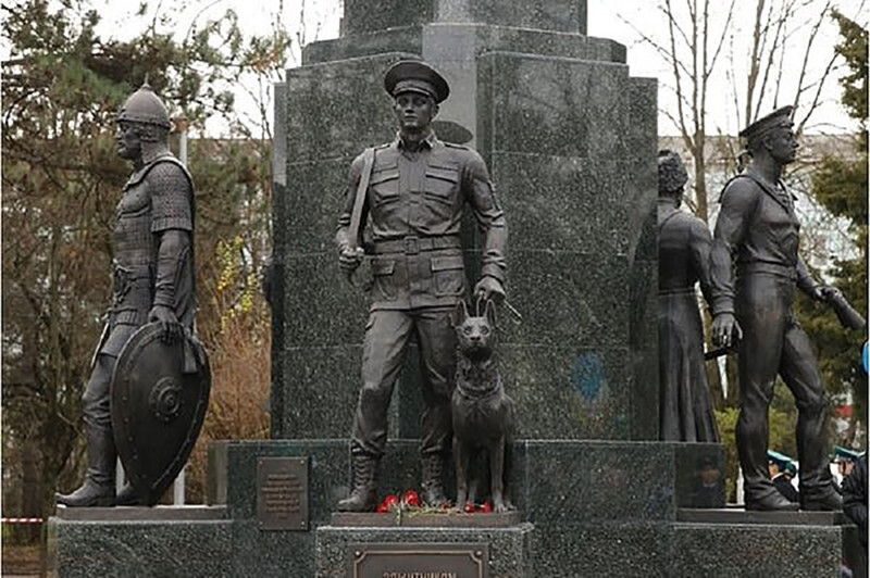 В Краснодаре открыли памятник пограничникам "Защитникам рубежей Отечества" 