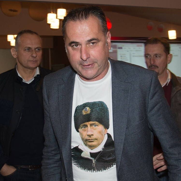Божович надел на празднование «Црвены Звезды» футболку с изображением Путина