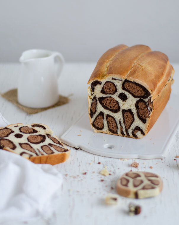 Французский пекарь раскрывает секрет, как приготовить молочный хлеб с леопардовым рисунком