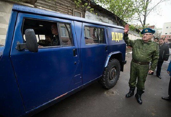 Киев мечтает посадить Жириновского на 15 лет за подаренный ЛНР «Тигр»