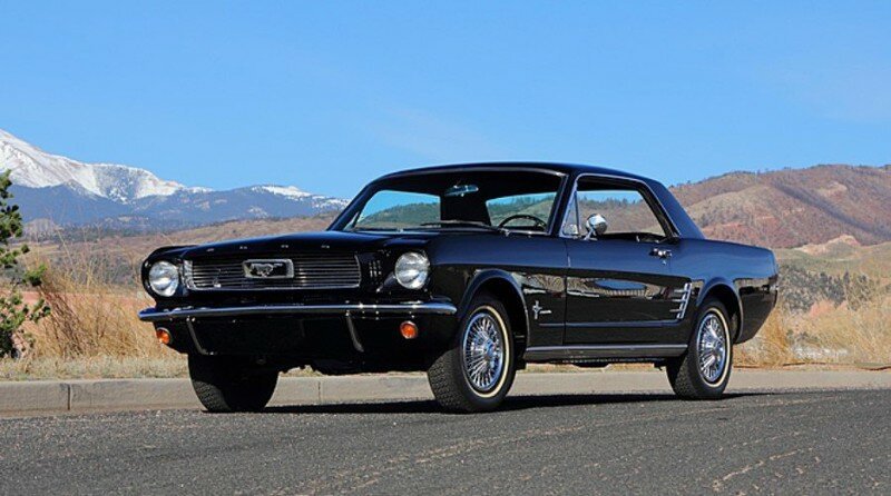 FORD MUSTANG