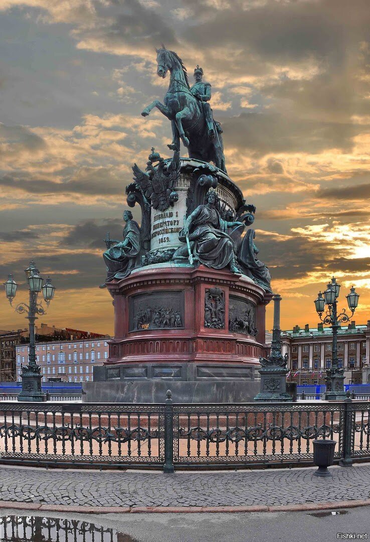 Памятник Николаю I в Санкт-Птербурге