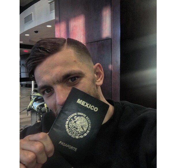  Украинский боксер получил мексиканский паспорт и заявил, что Украины уже нет