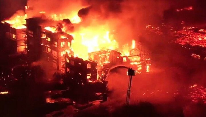 В американском городе Финикс бушует мощный пожар 