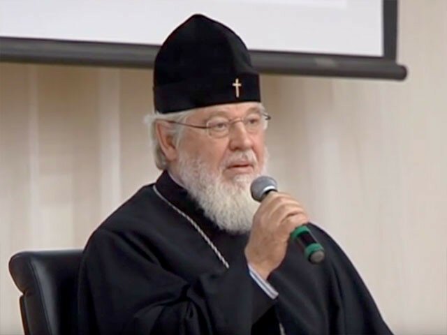 Митрополит обозвал студентку «свинюшкой» за вопрос о платных услугах в церкви